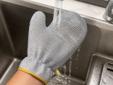 Waterproof lining: hand stays dry inside the ScrubMate glove