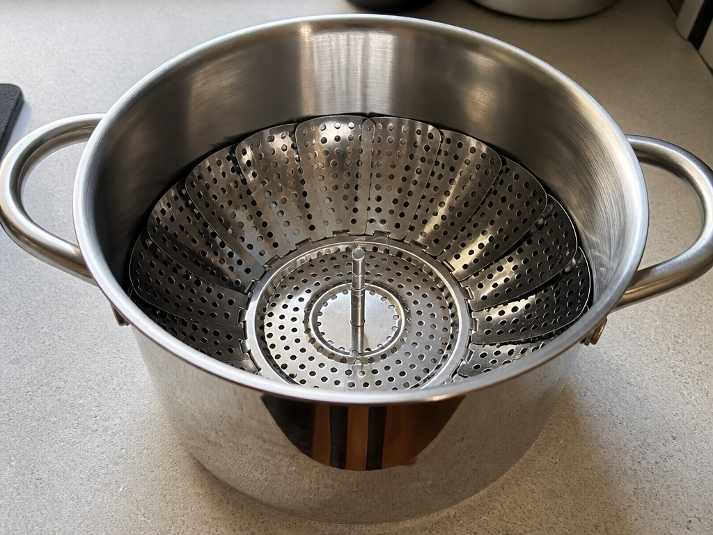 Opens to fit your pot